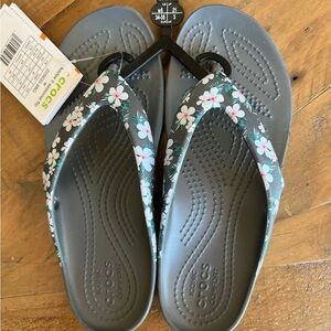 BRAND NEW With Tags Women’s Crocs Kadee II Flip Size 5
Charcoal grey/ flower